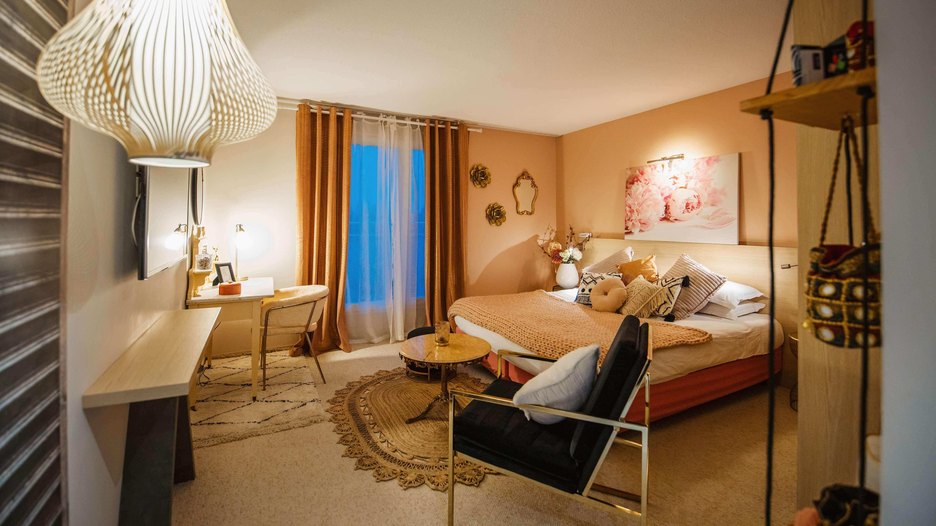 คิริแอด เพรสทีจ แวนเนอ เซ็นเตอร์ - ปาเล เด อาร์ตส Hotel วานส์ ภายนอก รูปภาพ